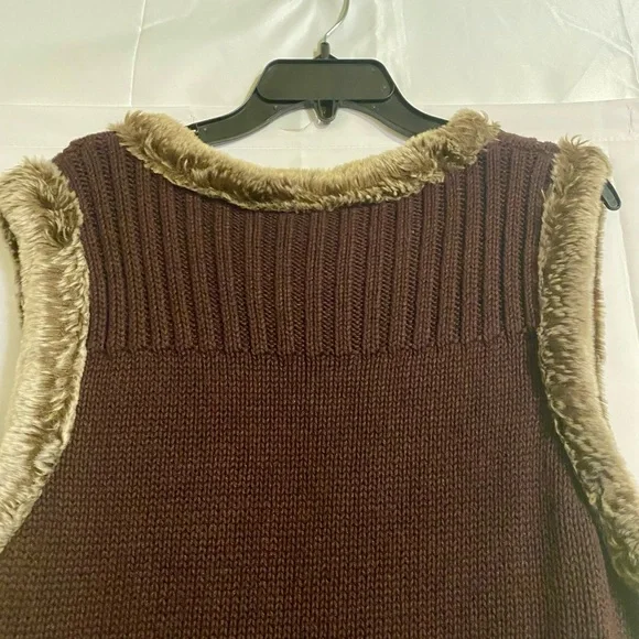 Women’s New Directions Brown Sweater Vest with Faux Fur Trim Size L - Picture 6 of 8